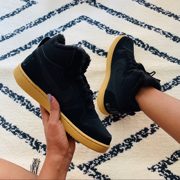 Nike Shoes - Nike Court Borough Mid winter